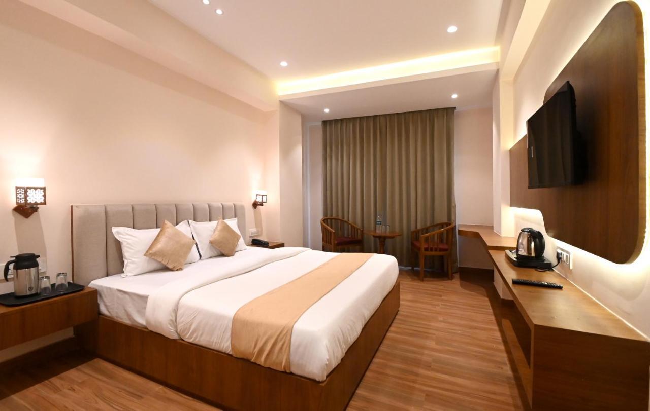 Hotel Blue Sapphire Кота Экстерьер фото