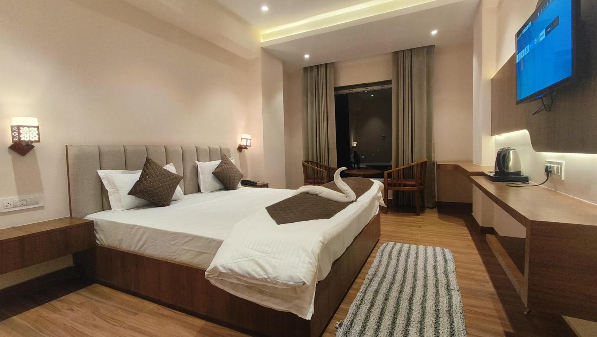 Hotel Blue Sapphire Кота Экстерьер фото